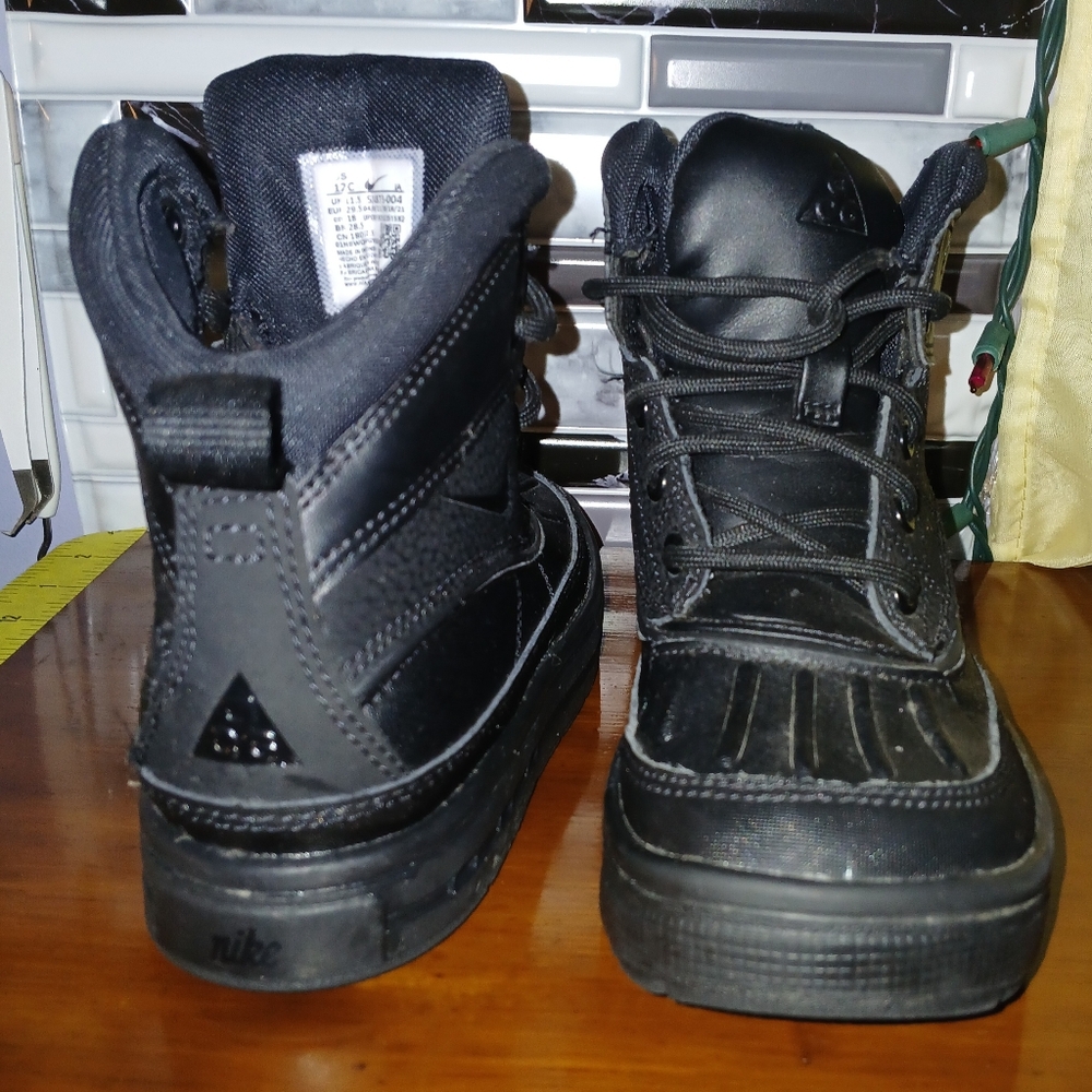 12c Black Nike Woodside ACG Boots